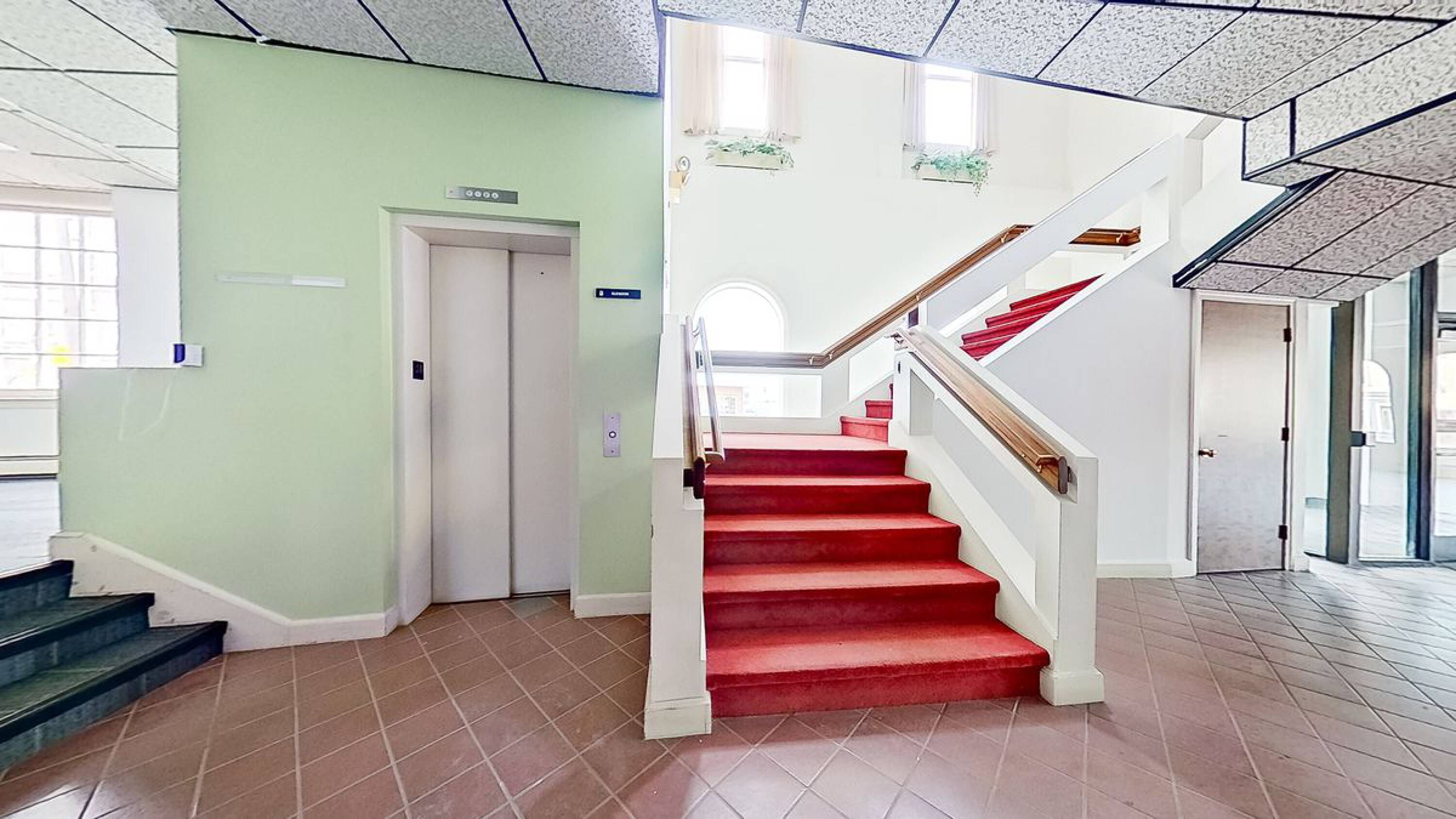 4 Central St, Farmington, NH 03835