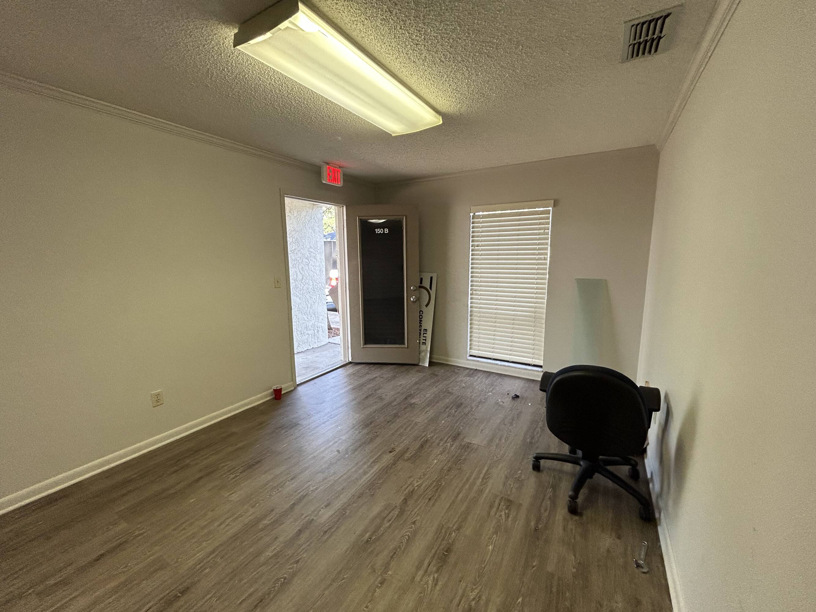 150 Whitaker Rd, Lutz, FL 33549