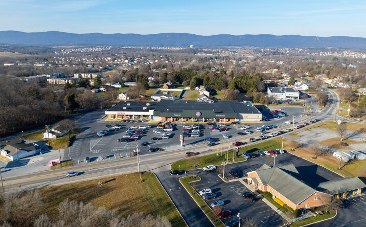 Pictures of Retail property located at 1706 Spring Rd, Carlisle, PA 17013 for sales - image #1
