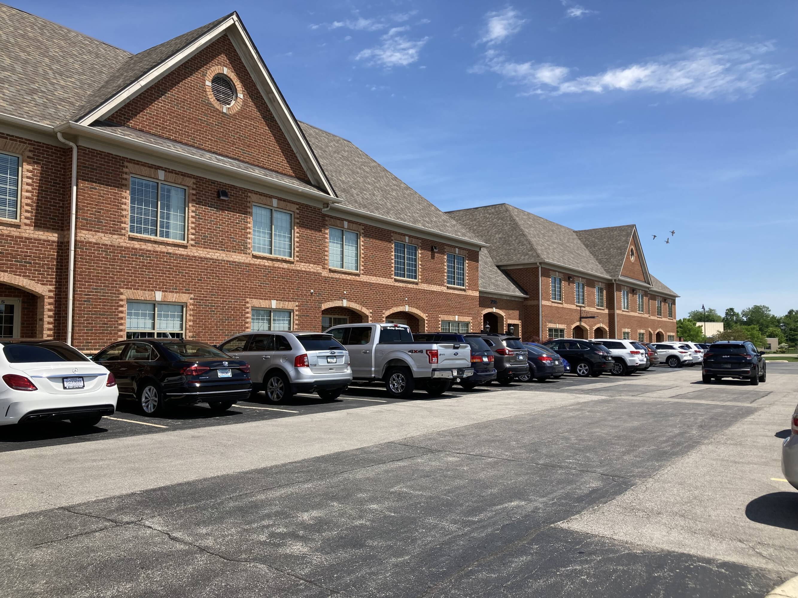 755 W Carmel Dr, Carmel, IN 46032