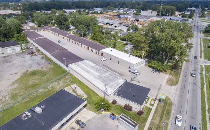 Pictures of Office, Industrial property located at 3032 Airport Hwy, Toledo, OH 43609 for lease - image #1