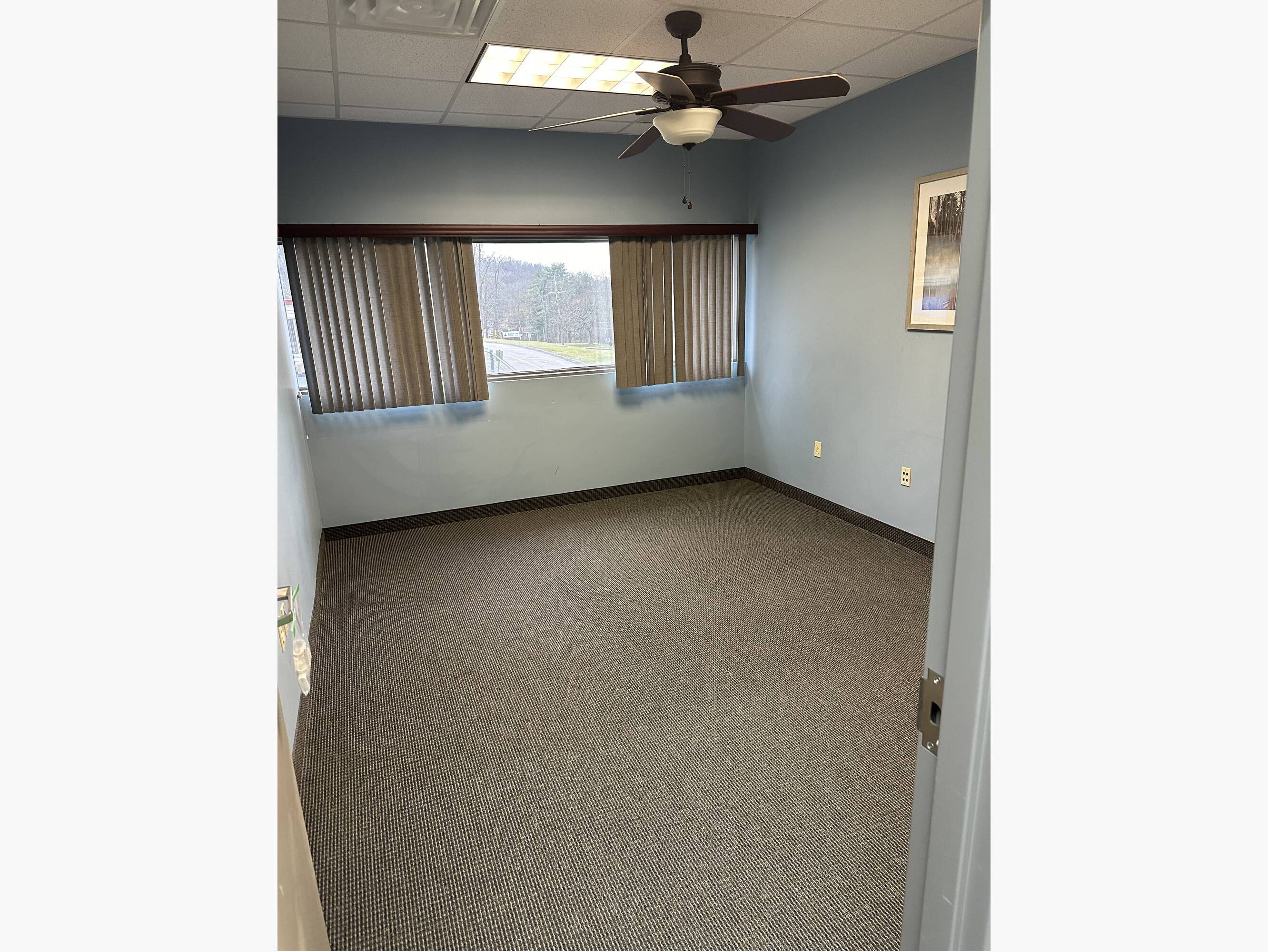 2640 Pitcairn Rd, Monroeville, PA 15146