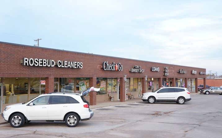 Pictures of Retail property located at 4525 SE 29th St, Del City, OK 73115 for lease - image #1