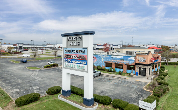 Pictures of Retail property located at 154 W Tiverton Way, Lexington, KY 40503 for lease - image #1
