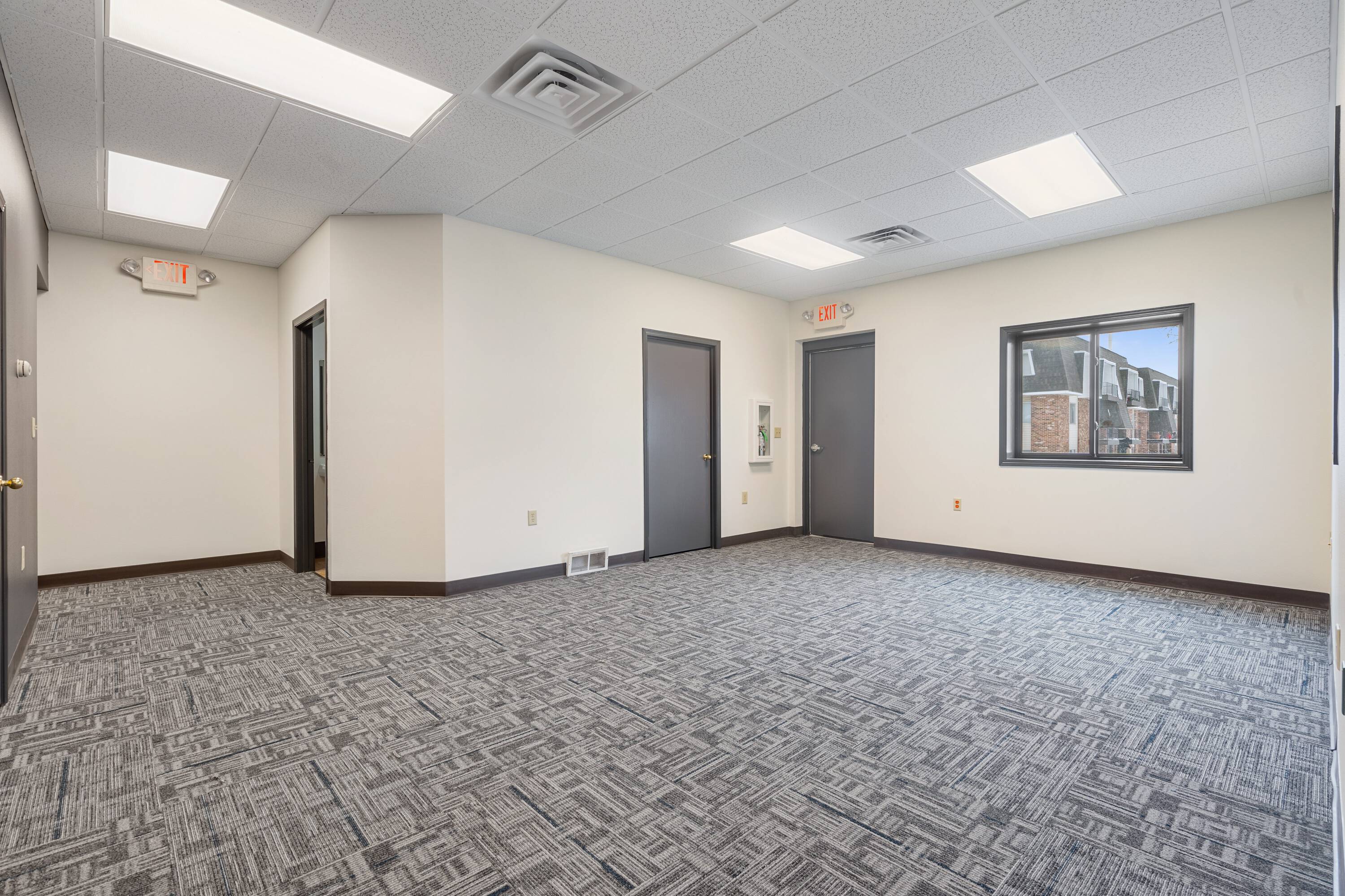 346 E Ridgeway Ave, Waterloo, IA 50702