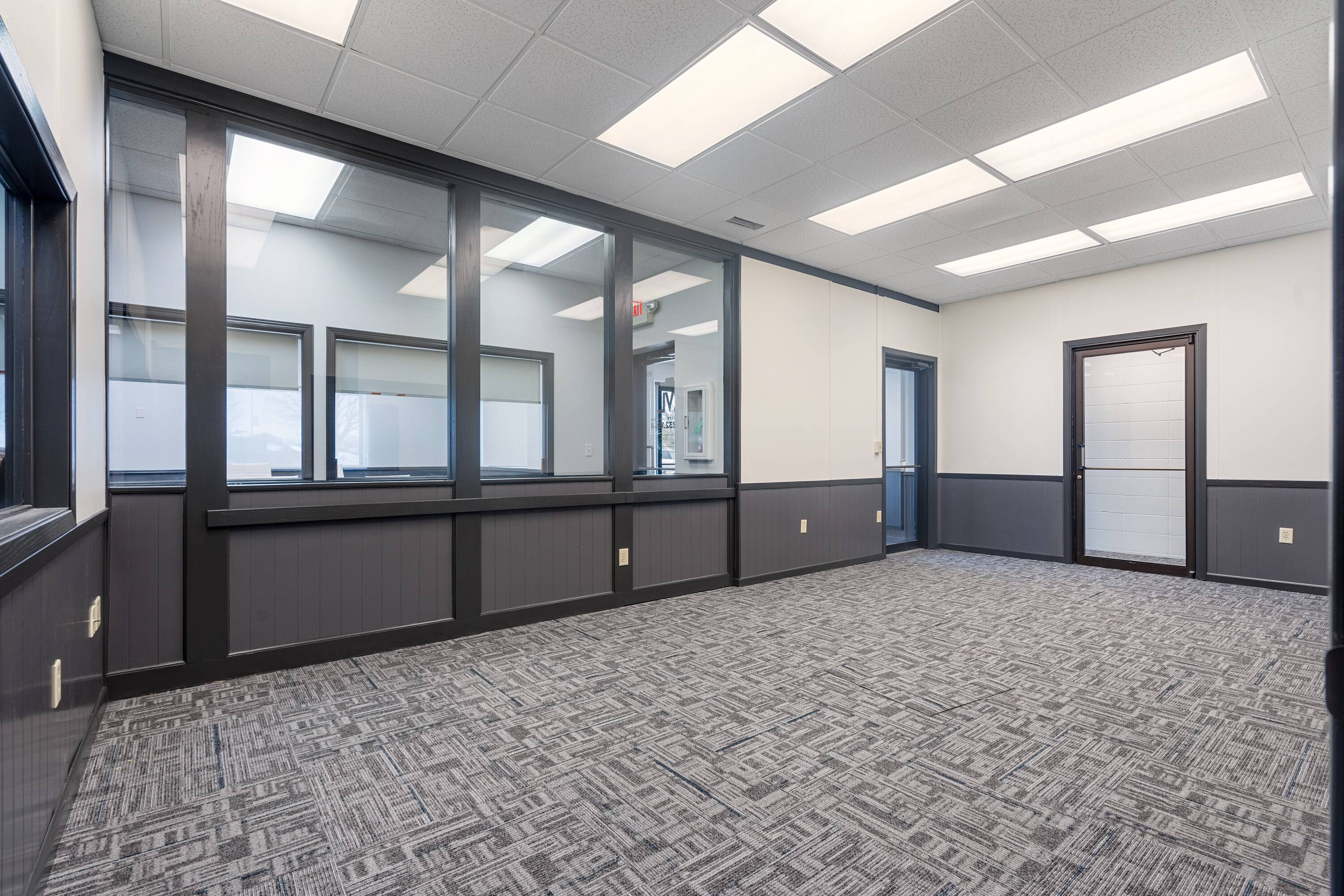 346 E Ridgeway Ave, Waterloo, IA 50702