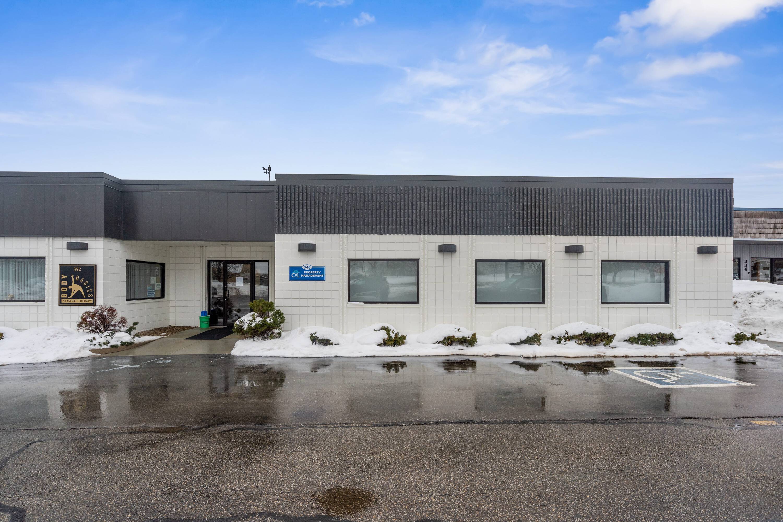 346 E Ridgeway Ave, Waterloo, IA 50702