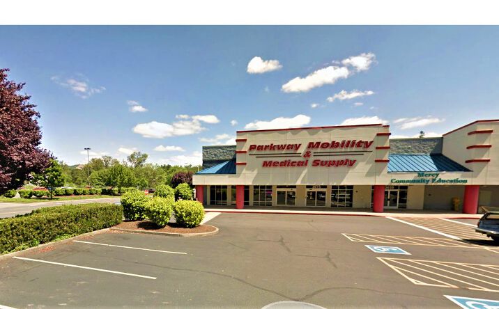 Pictures of Retail, Office property located at 2465 NW Stewart Pkwy, Roseburg, OR 97471 for lease - image #1