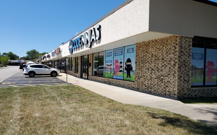 Pictures of Retail property located at 1750 W Algonquin Rd, Hoffman Estates, IL 60192 for lease - image #1
