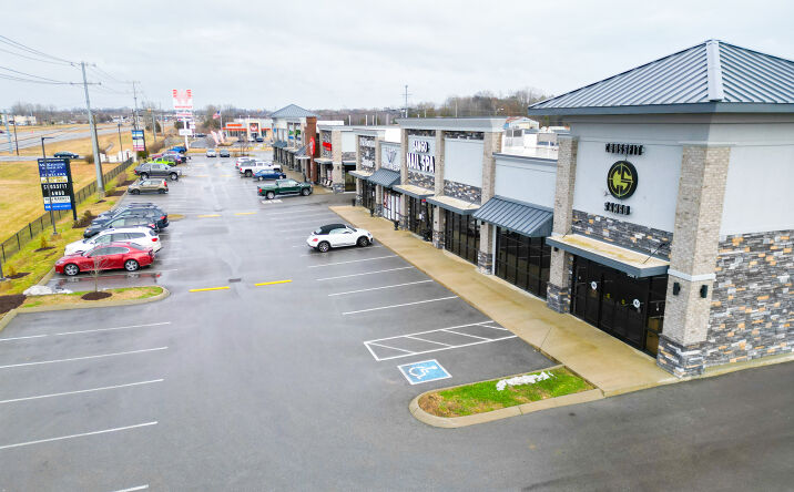 Pictures of Retail property located at 588 Fire Station Rd, Clarksville, TN 37043 for lease - image #1