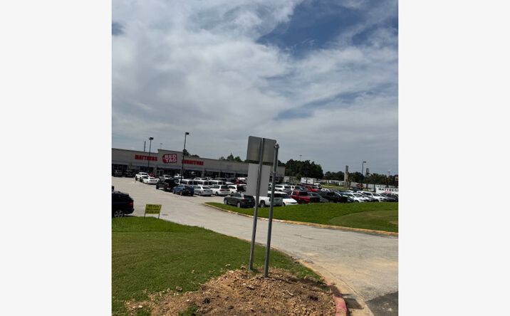 Pictures of Retail, Restaurant property located at 27620 Tomball Pkwy, Tomball, TX 77375 for lease - image #1
