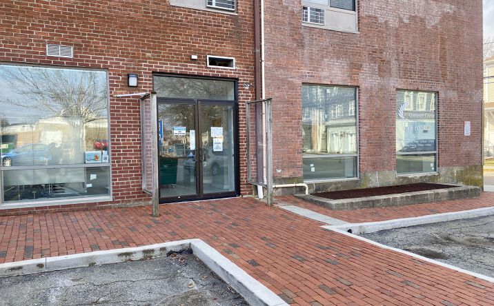 Pictures of Retail, Office property located at 76 Broadway, Newport, RI 02840 for lease - image #1