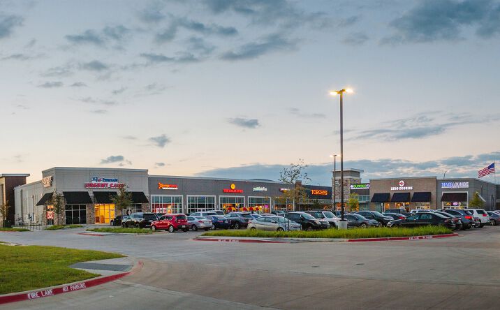 Pictures of Retail property located at 1707 N Collins St, Arlington, TX 76011 for lease - image #1
