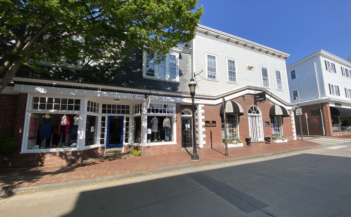 Pictures of Office property located at 117 Bellevue Ave, Newport, RI 02840 for lease - image #1
