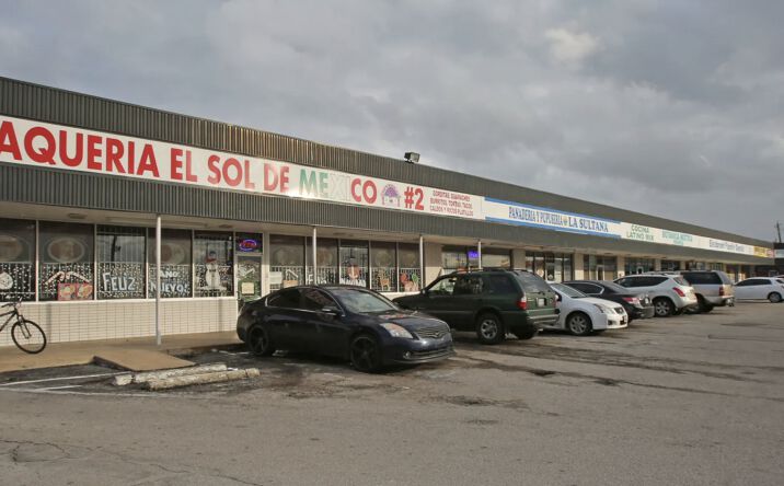 Pictures of Retail property located at 6035 Bissonnet St, Houston, TX 77081 for lease - image #1
