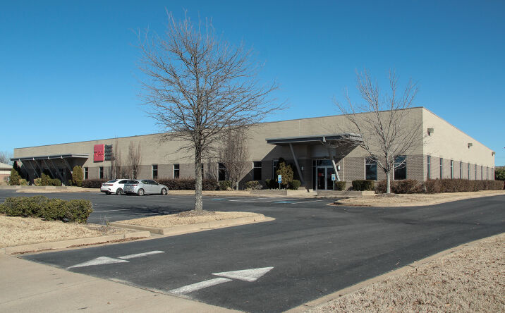 Pictures of Office property located at 5020 Northshore Dr, North Little Rock, AR 72118 for lease - image #1