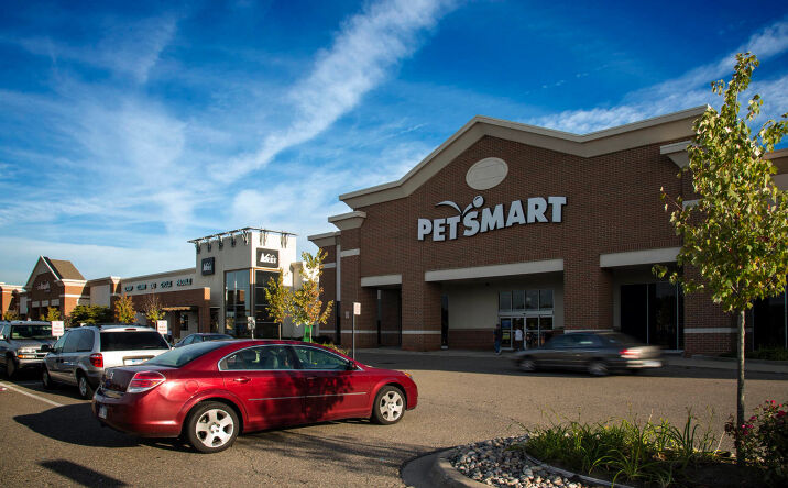 Pictures of Retail property located at 710 E Big Beaver Rd, Troy, MI 48083 for lease - image #1