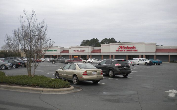 Pictures of Retail, Restaurant property located at 450 N Berkeley Blvd, Goldsboro, NC 27534 for lease - image #1
