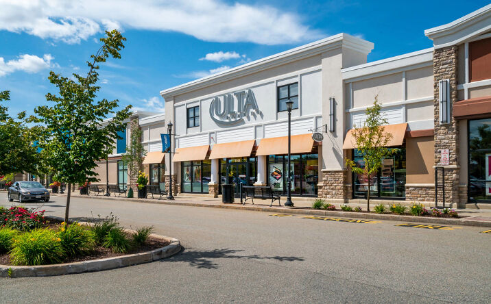 Pictures of Retail property located at 7102 Shops Way, Northborough, MA 01532 for lease - image #1