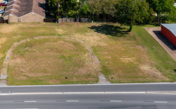Pictures of Land property located at 1038 N Velasco St, Angleton, TX 77515 for lease - image #1