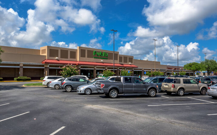 Pictures of Retail property located at 109 Altama Avenue, Brunswick, GA 31525 for lease - image #1