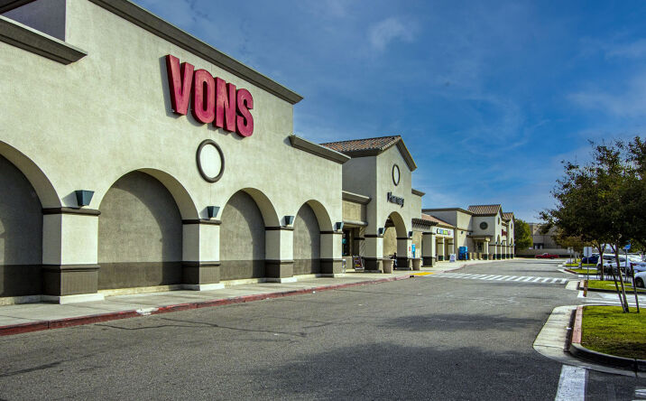 Pictures of Retail, Restaurant property located at 4420-4580 Coffee Rd, Bakersfield, CA 93308 for lease - image #1