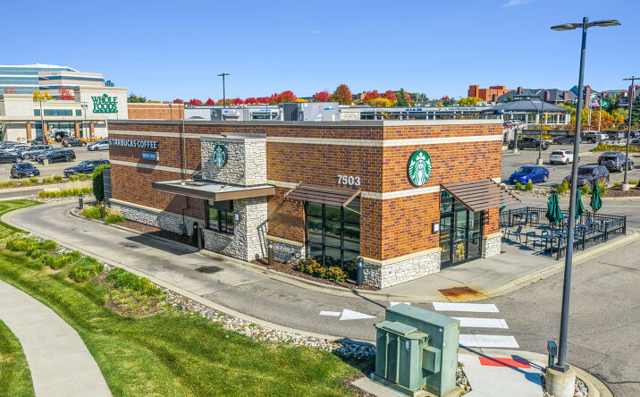 Pictures of Retail property located at 7401-7595 France Avenue South, Edina, MN 55435 for lease - image #1