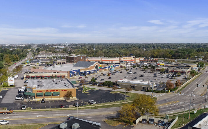 Pictures of Retail property located at 858 Middle Rd, Bettendorf, IA 52722 for lease - image #1