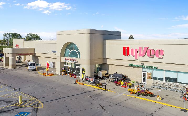 Pictures of Retail property located at 905 US Highway 30, Carroll, IA 51401 for lease - image #1