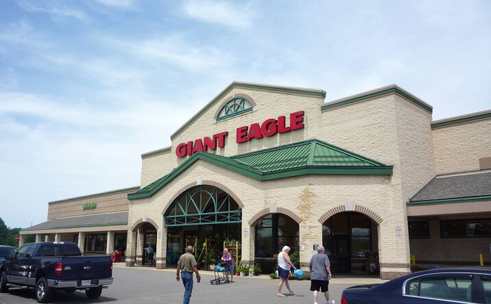 Pictures of Retail property located at Detroit Rd, Sheffield, OH 44054 for lease - image #1