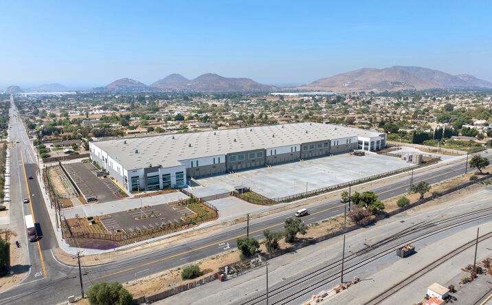 Pictures of Industrial property located at 19275 Slover Ave, Bloomington, CA 92316 for lease - image #1