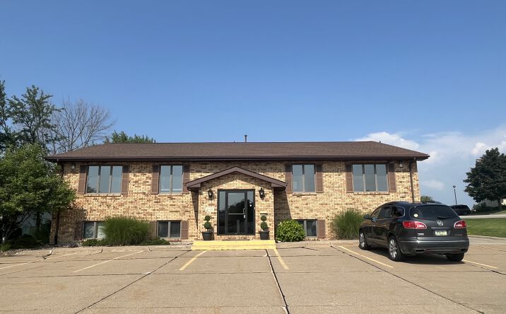 Pictures of Office, Special Purpose property located at 2115 John F Kennedy Rd, Dubuque, IA 52002 for lease - image #1