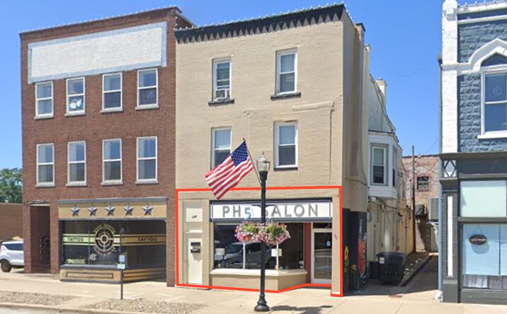 Pictures of Retail property located at 114 College St, Wadsworth, OH 44281 for lease - image #1