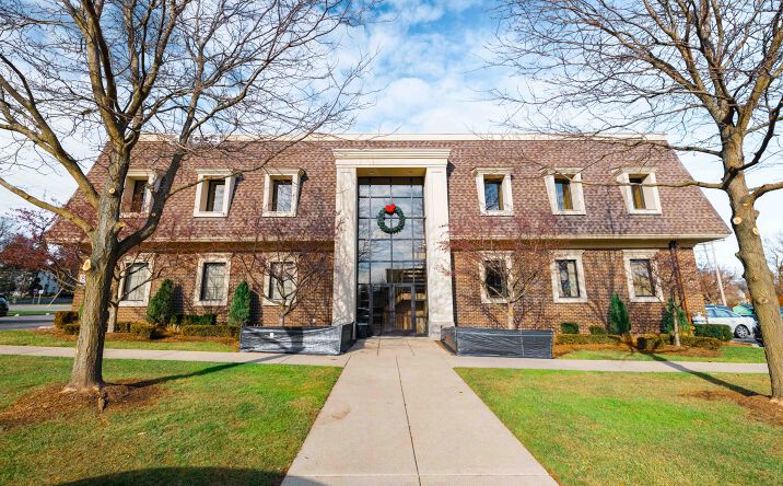 Pictures of Office property located at 44004 Woodward Ave, Bloomfield Hills, MI 48302 for lease - image #1