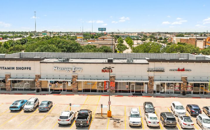 Pictures of Retail property located at 19740 Katy Fwy, Houston, TX 77084 for lease - image #1