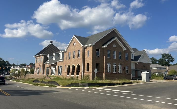 Pictures of Retail, Office, Land property located at 41 Le Gordon Dr, Midlothian, VA 23114 for lease - image #1