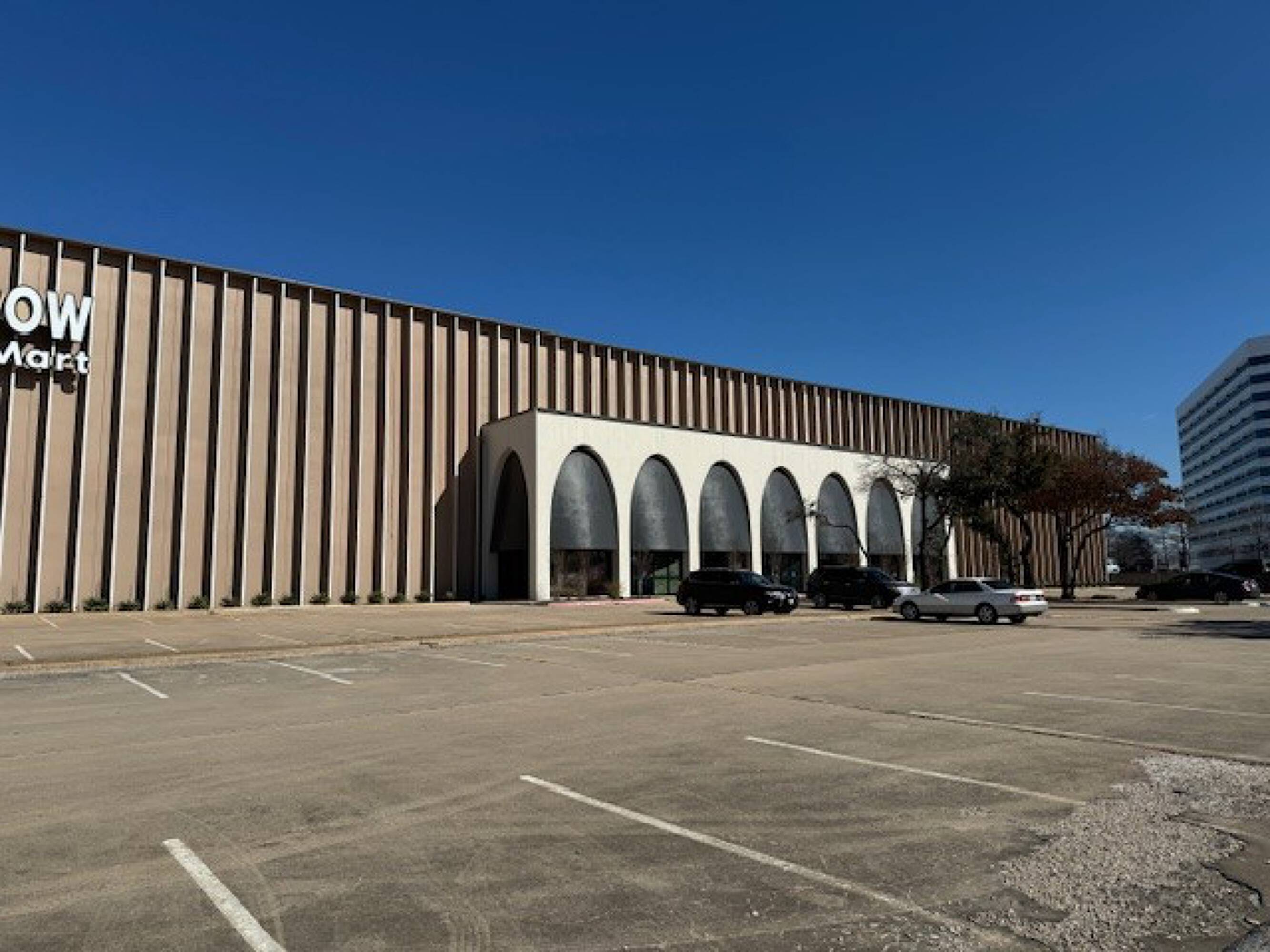 6820 Lyndon B Johnson Freeway - t6qe0ng