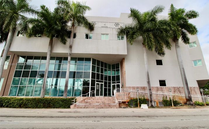 Pictures of Office property located at 770 Ponce De Leon Blvd # 301, Coral Gables, FL 33134 for lease - image #1
