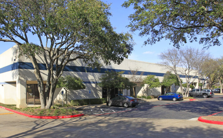 Pictures of Industrial property located at 800 Paloma Dr, Round Rock, TX 78665 for lease - image #1