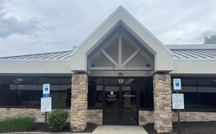 Pictures of Office property located at 10-20 Commerce Drive, Wyomissing, PA 19610 for lease - image #1