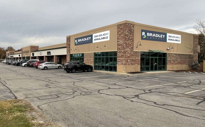 Pictures of Retail, Office property located at 2910 - 2936 E. Dupont Rd., Fort Wayne, IN 46825 for lease - image #1