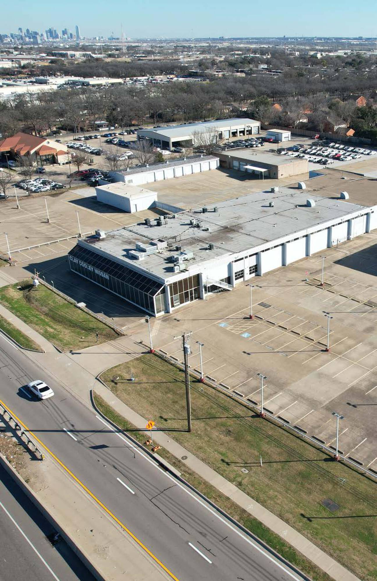 1450 - 1500 E. AIRPORT FWY, Irving, TX 75062 | Crexi.com