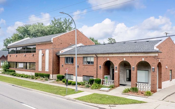 21000 e 12 mile rd ste 111