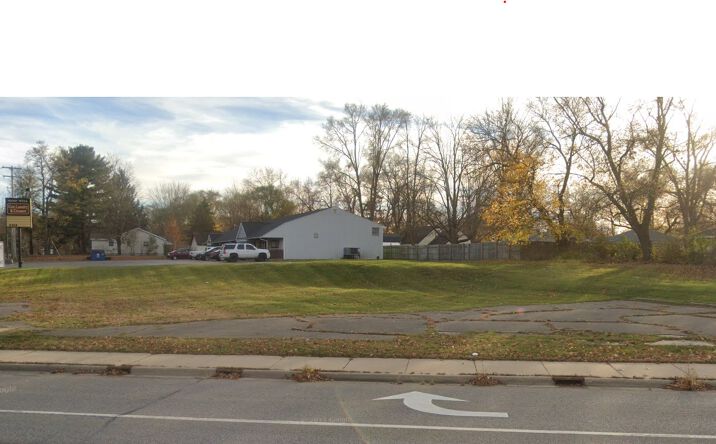 Pictures of Land property located at 601 W Allegan St, Plainwell, MI 49080 for lease - image #1