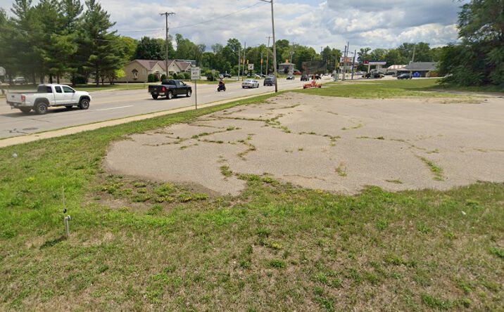 Pictures of Land property located at 623 W Allegan St, Plainwell, MI 49080 for lease - image #1