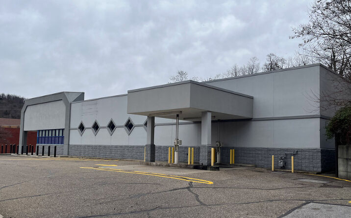 Pictures of Retail, Office property located at 614 Bradshaw Ave, East Liverpool, OH 43920 for lease - image #1