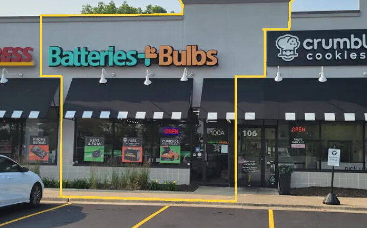 Pictures of Retail property located at 100 E Golf Rd, Schaumburg, IL 60173 for lease - image #1