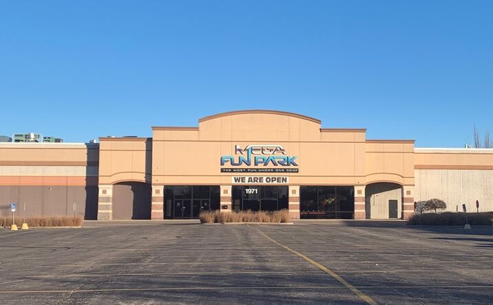 Pictures of Retail property located at 1971 W Galena Blvd, Aurora, IL 60506 for lease - image #1