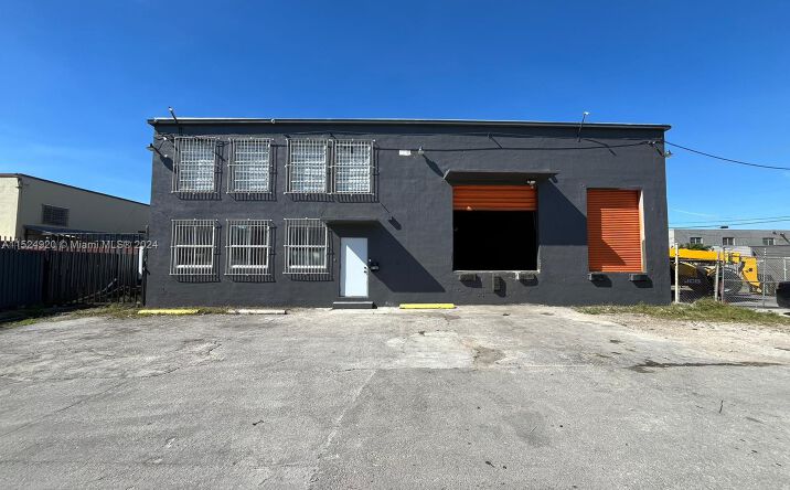 Pictures of Industrial property located at 5790 NW 35th Ave, Hialeah, FL 33142 for lease - image #1