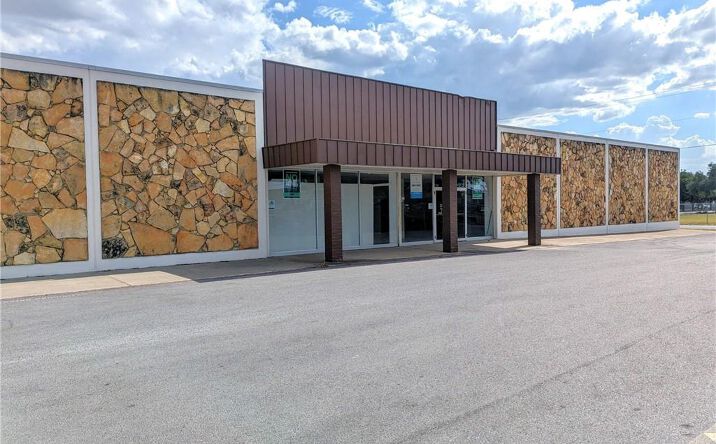 Pictures of Land property located at 906 E US Highway 83, McAllen, TX 78501 for lease - image #1